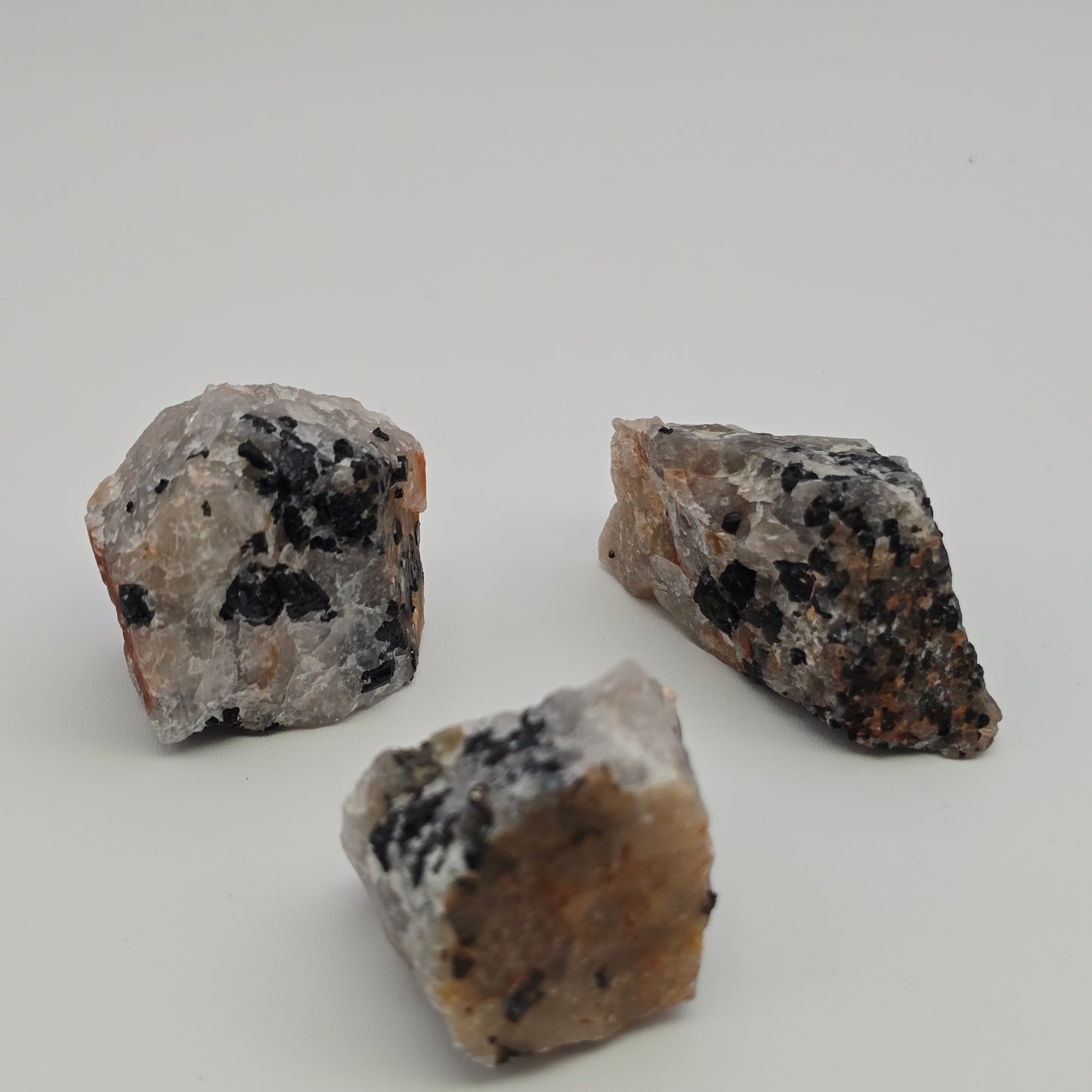 Tourmalated Small Quartz Flat
