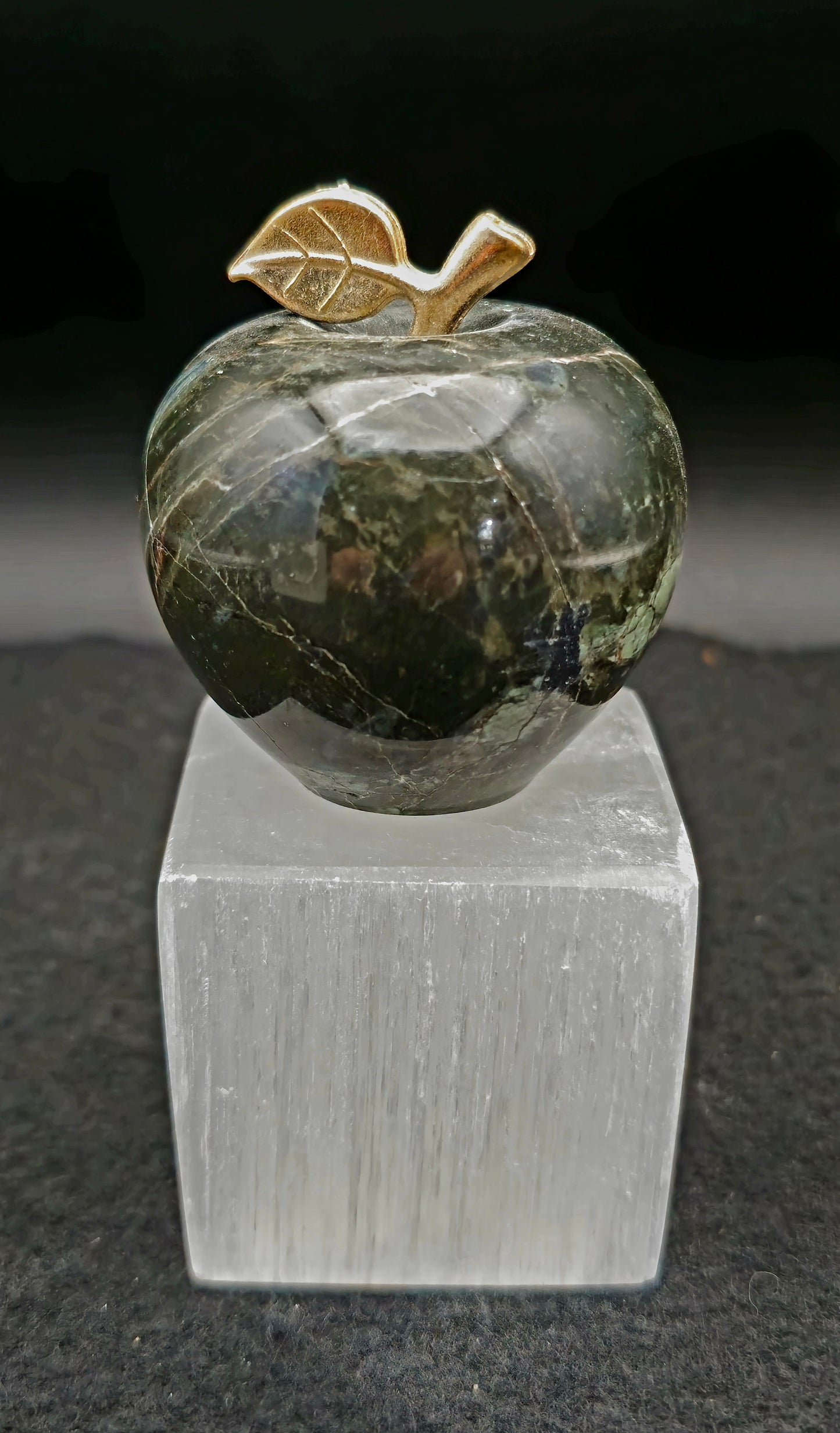 Pakistan- Apple - 2"